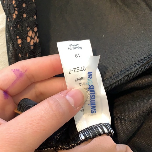 One piece lay overlay bathing suit - Picture 4 of 4